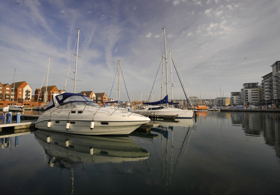 Eastbourne008 NW Mixed Content Block 952X664