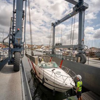 Port Solent 23 063 NW Marina Block 320X413