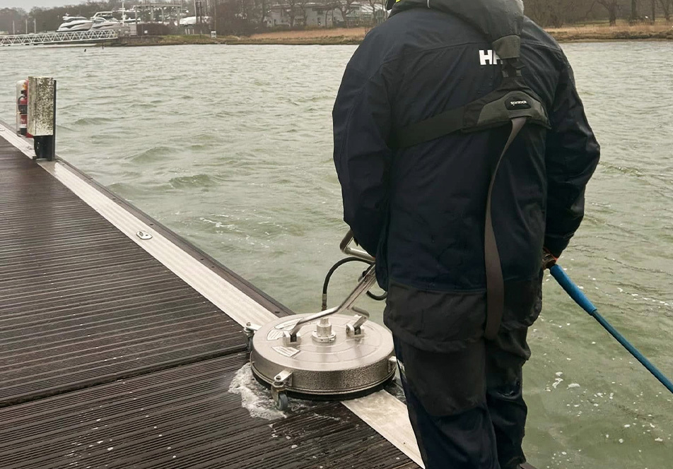 Universal Pontoonwashing Mixedcontent