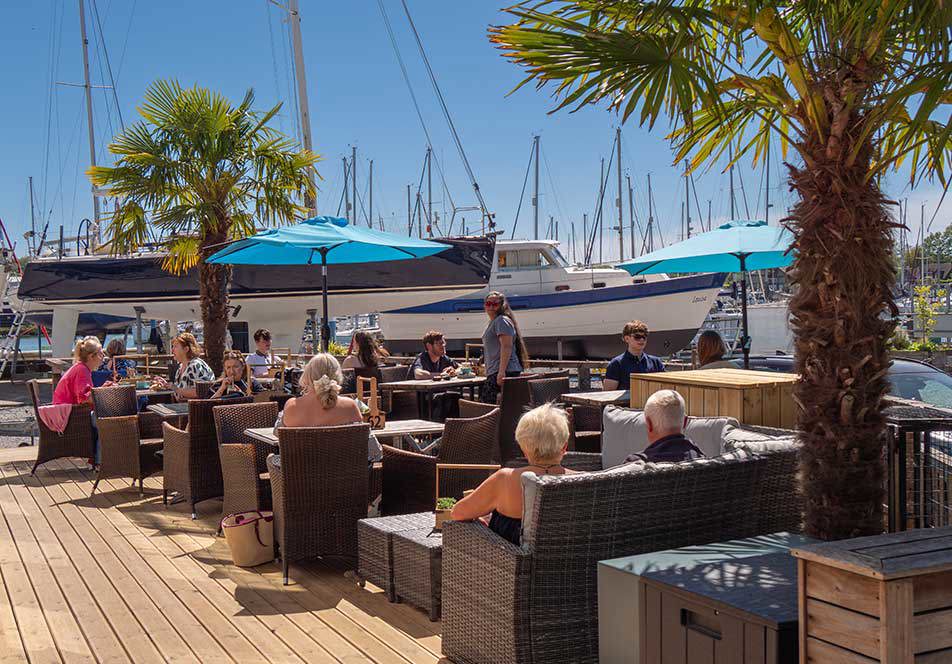 Deacons Restaurantoutdoor Mixedcontent