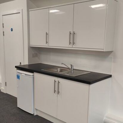 Unit 10F Noss On Dart Kitchenette NW Marina Block 320X413