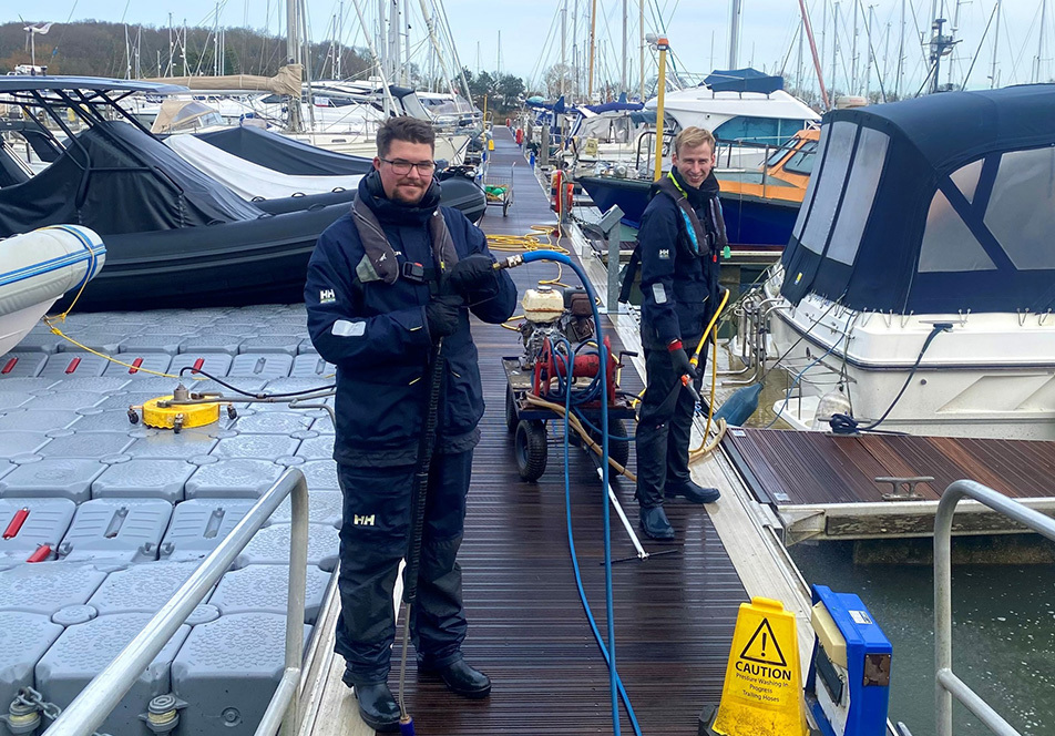 Chichester Pontoons Mixedconent