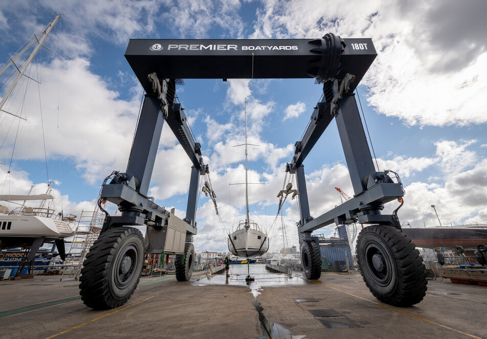 Boatyard Gosport EQUAY 22 21 NW Mixed Content Block 952X664