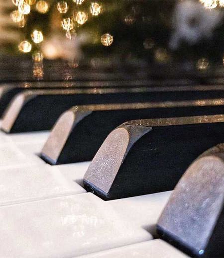 CH Boathouse Piano Christmas Mixed