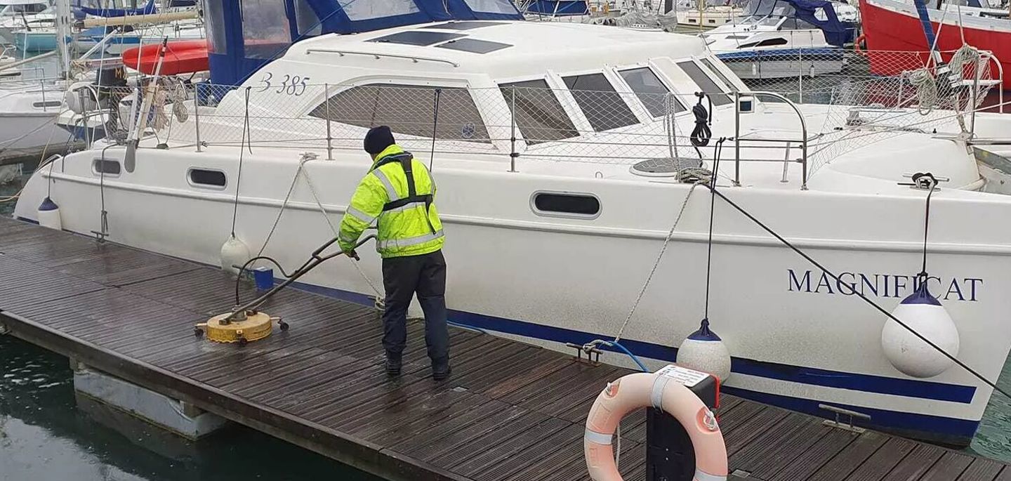 SS Pontoon Cleaning NW News Block